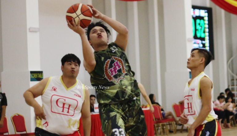 Hui Huang cruise to third consecutive win