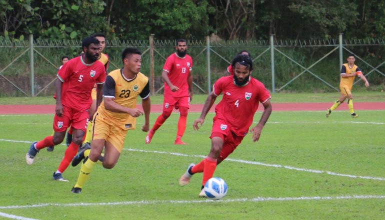 Wasps fall to Maldives