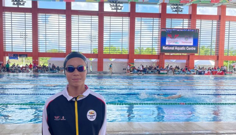 Wong begins CYG with two new national records
