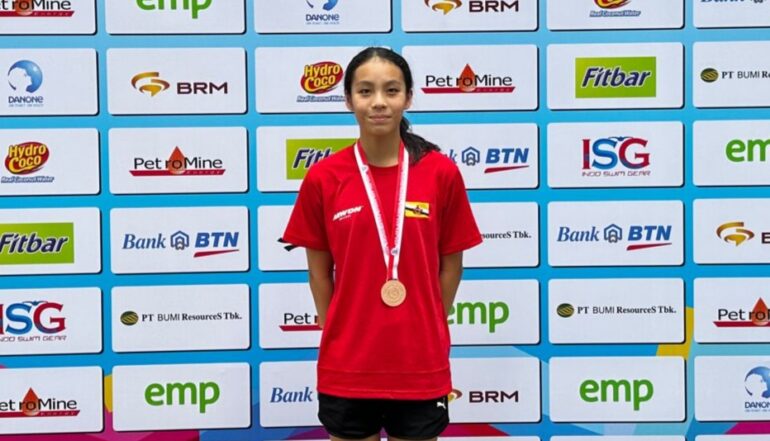 Wong swims to bronze in 50m butterfly