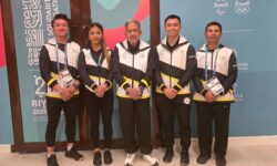 Weightlifters aim for new records